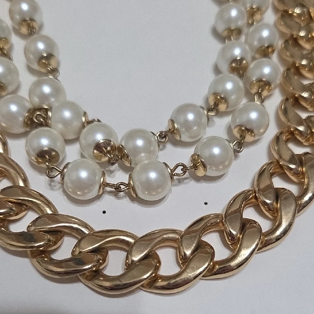 White House Black Market Gold and Pearl Necklace - Picture 2 of 5